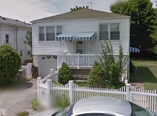 14 5th St, Bayville, NY 11709