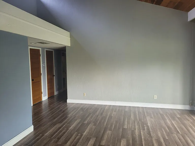667 Olde Camelot Cir #667 — Photo 9