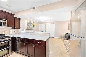 3rd image of 131 Fordson Ave APT 3