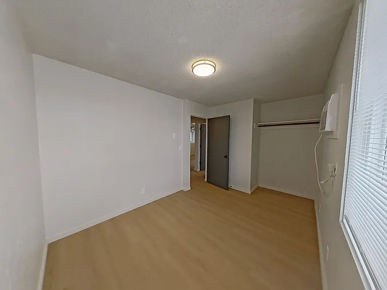 University Manor - Newly Renovated Units just a short walk from Campus! — Photo 33