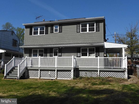 4th image of 232 Richmond Ave
