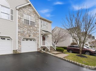 17 Edith Dr, Somerset, NJ 08873