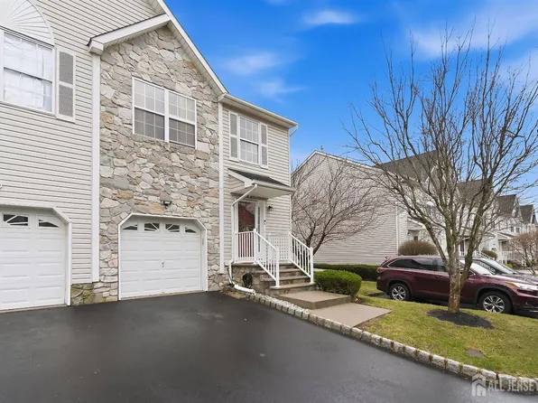 17 Edith Dr, Somerset, NJ 08873