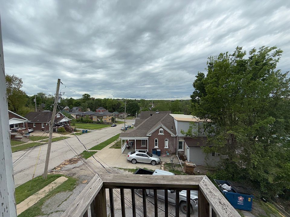 2nd image of 726-728 E High St #B