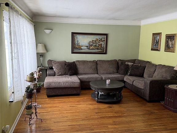 4th image of 4209 Orchard Park Dr