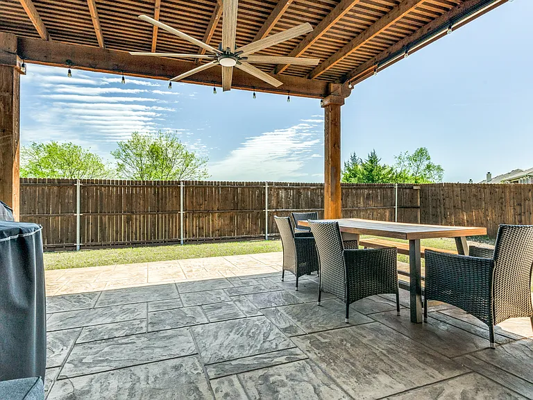 307 Eden Dr — Photo 24