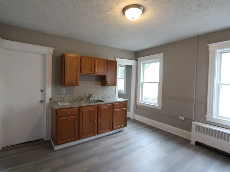64 James St — Photo 1