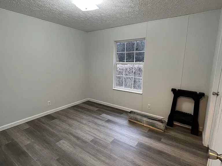 305 Hammond St — Photo 21