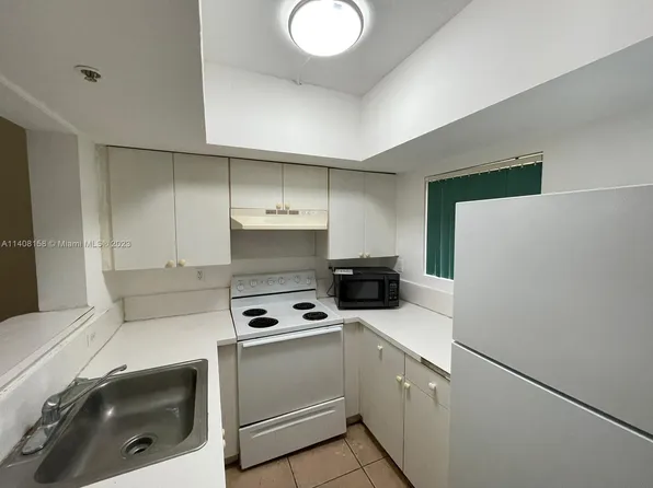 11000 SW 200th St Unit 213, Miami, FL 33157