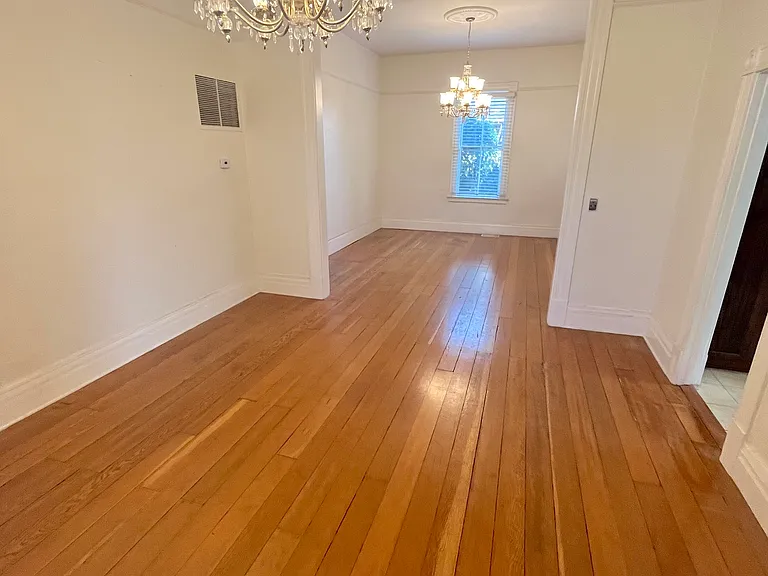 703 Manzanita Ave — Photo 3