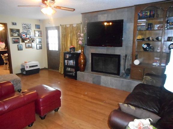 5th image of 9604 S Allen Dr