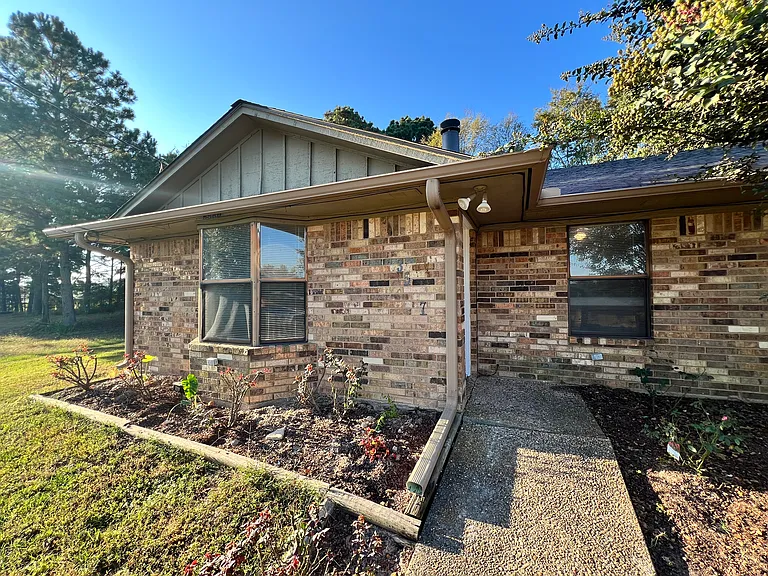 3567 Oak Hill Dr — Photo 2