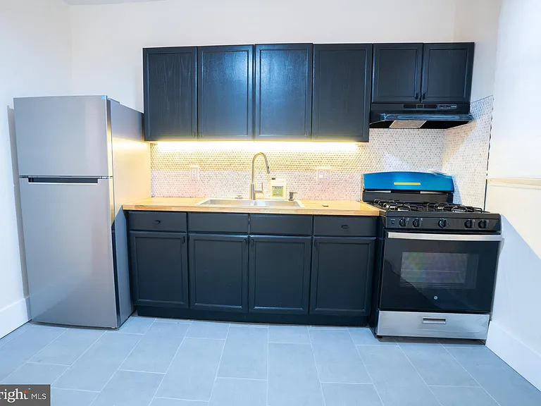 5453 W Montgomery Ave — Photo 11