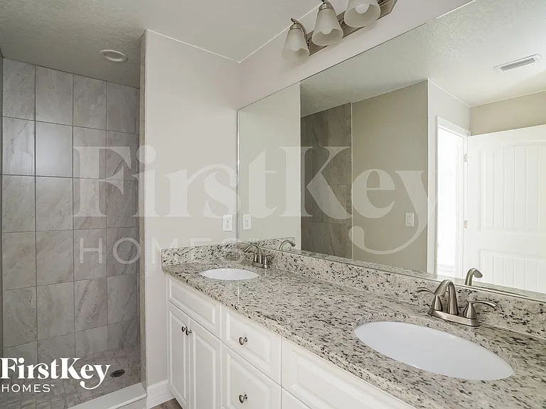 5298 Murphy St — Photo 10