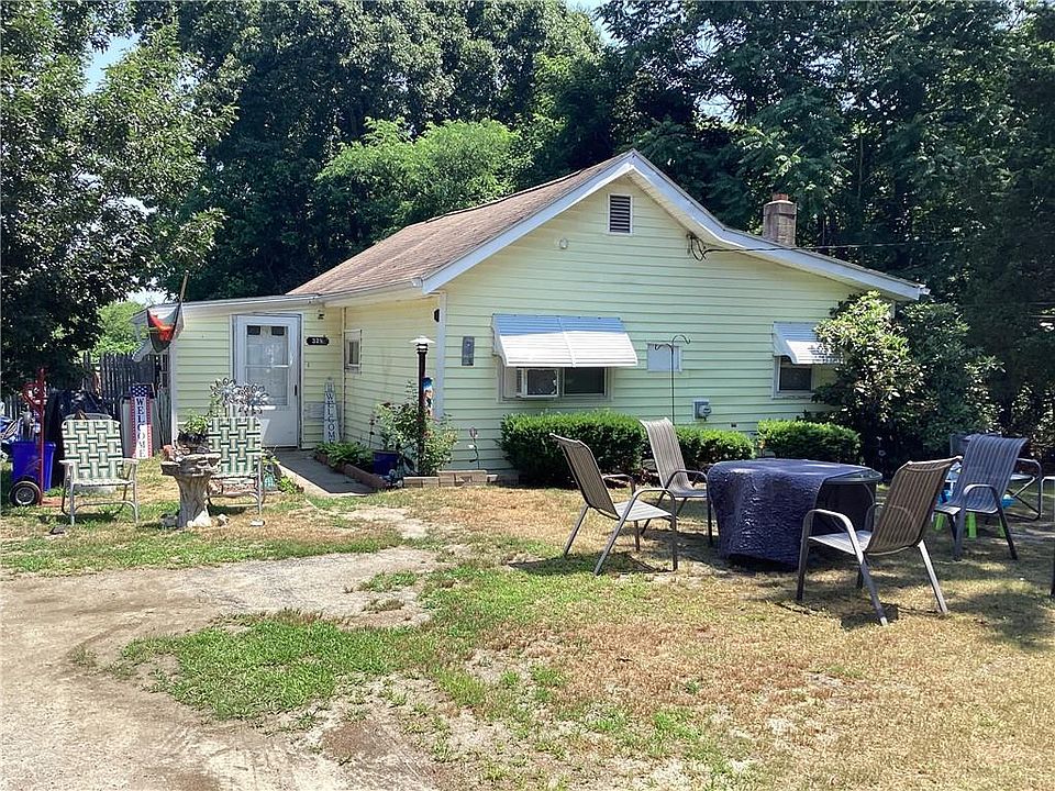 1st image of 329 Namquid Dr