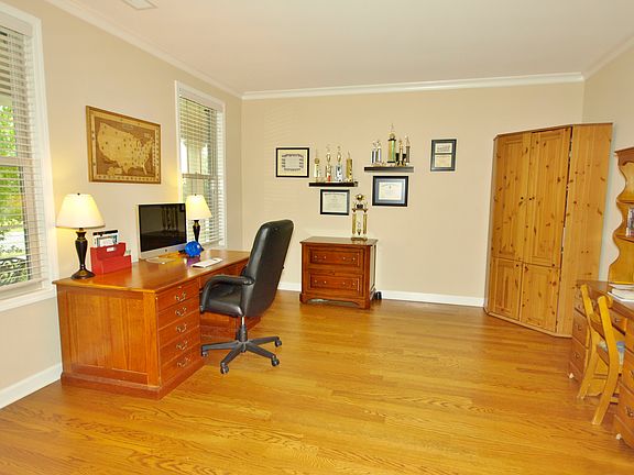 4th image of 2771 W Hartwell Pl