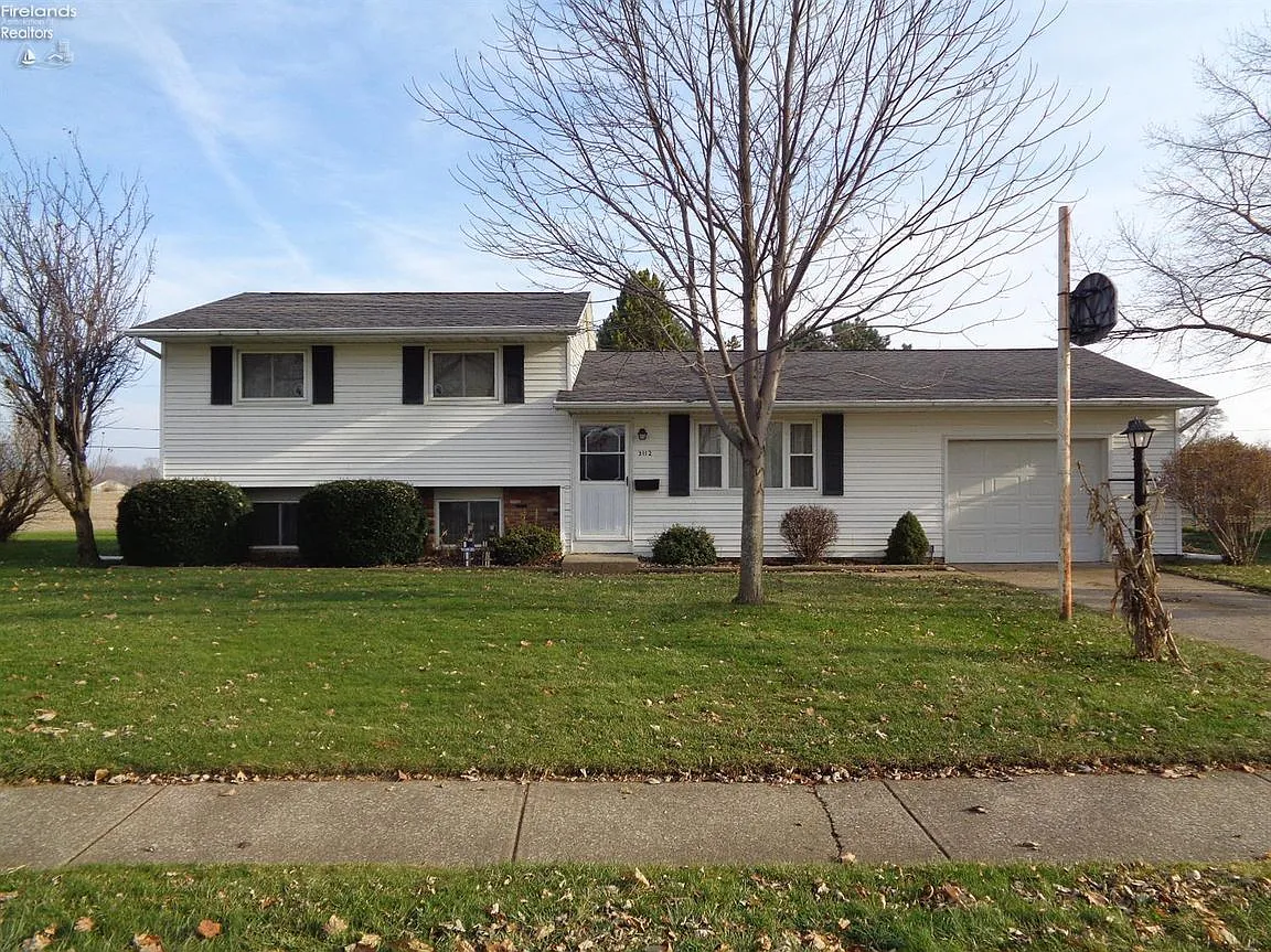 3112 E Bayview Ln photo 1