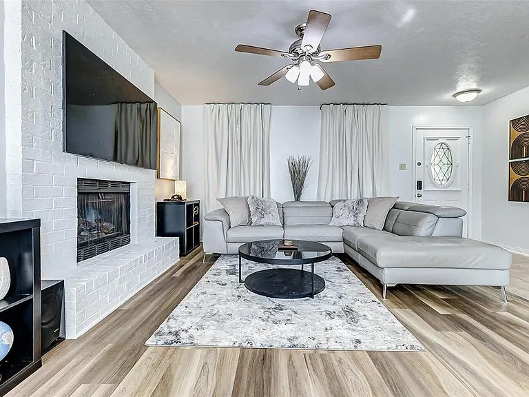 92 N Deerfoot Cir — Photo 3