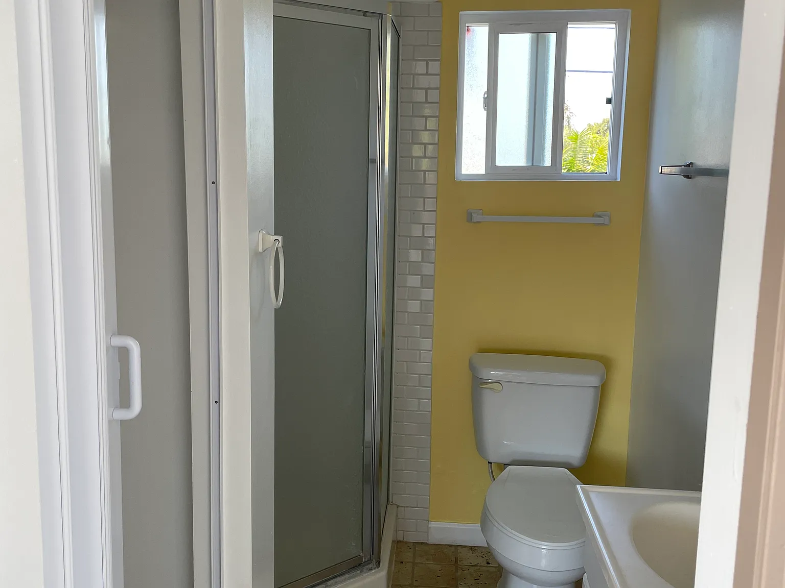 Studio, 400 sqft, $1,800 — Photo 3