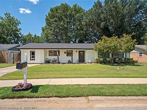 2nd image of 203 Amherst Cir