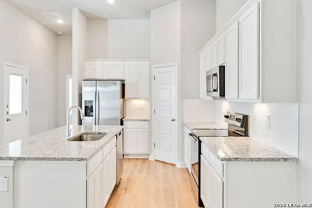 339 Nespral Dr — Photo 12