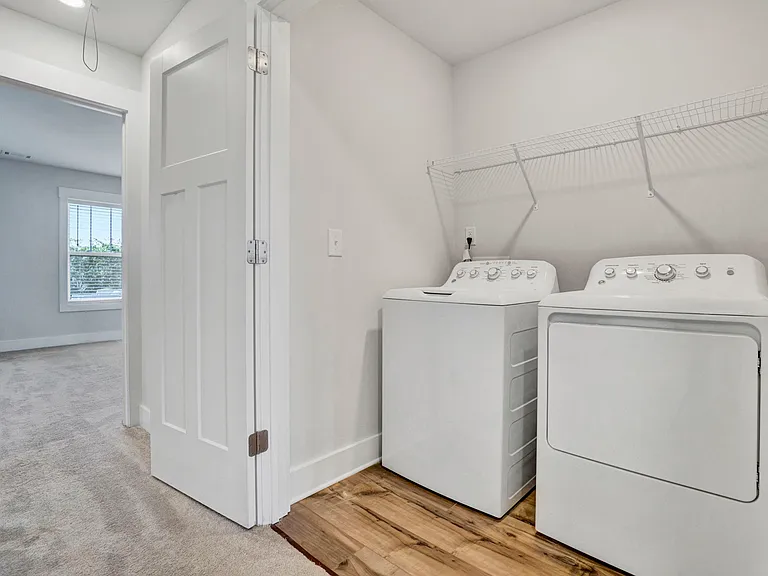 207 Dalmatian Dr — Photo 18