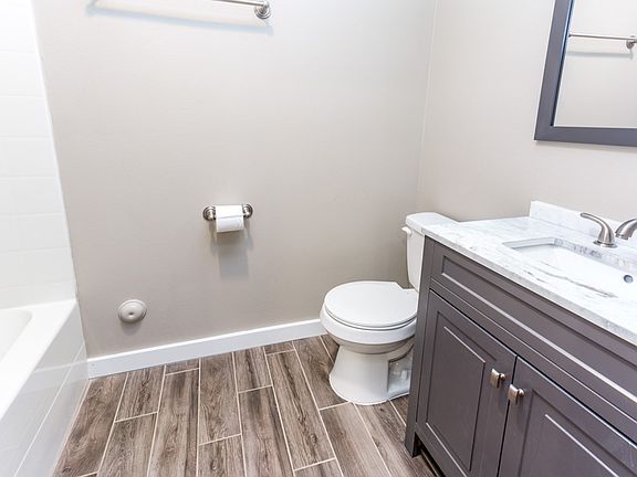 4th image of 20401 La Rita Dr E