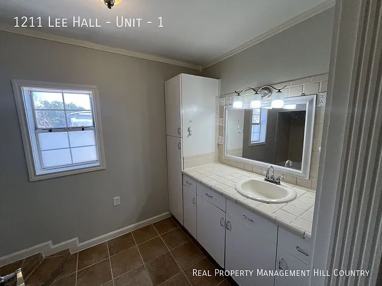1211 Lee Hall #1 — Photo 14