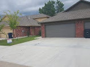 11112 SW 5th St, Yukon, OK 73099