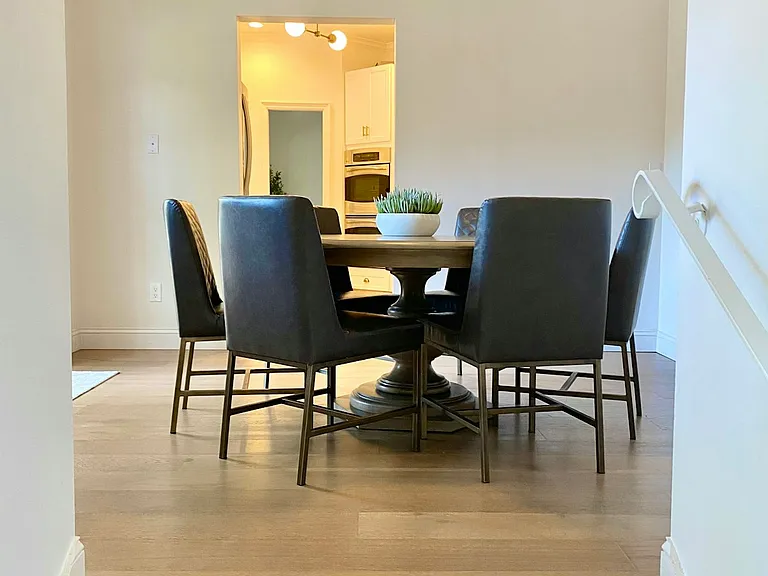 703 Fairoaks Ln — Photo 22
