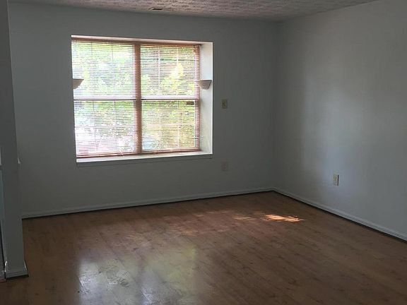 4th image of 18646 Winding Creek Pl