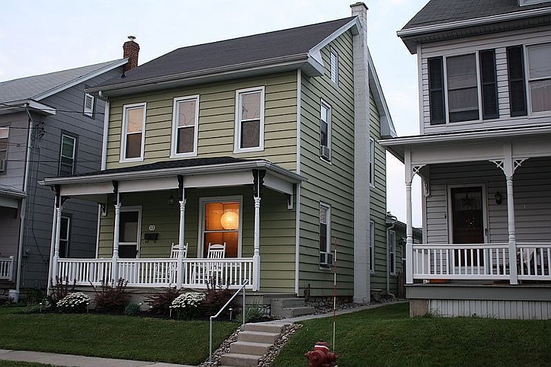1st image of 113 W Carpenter Ave
