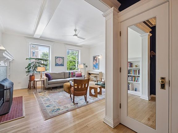 4th image of 1023 W Thorndale Ave #2