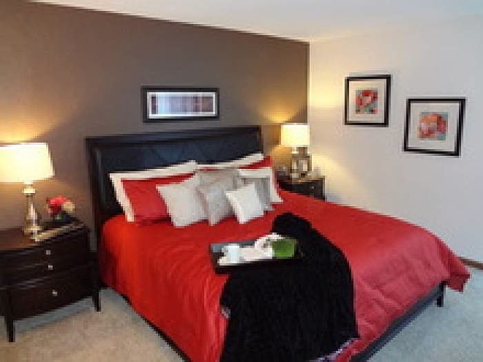 King Size Bed/No Problem