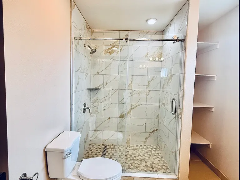 816 E 109th Pl — Photo 16