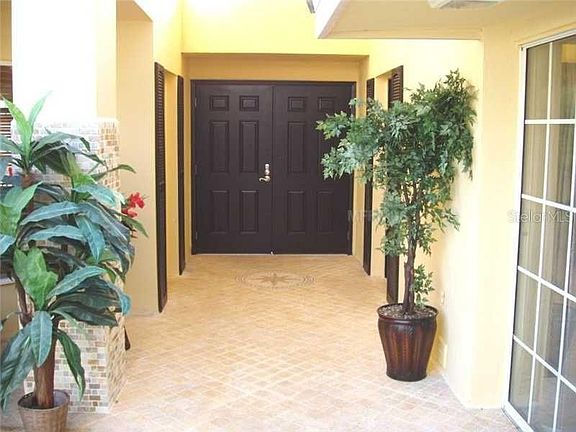 3rd image of 8815 Crayson Ct