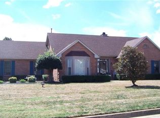 2832 Trelawny Dr, Clarksville, TN 37043