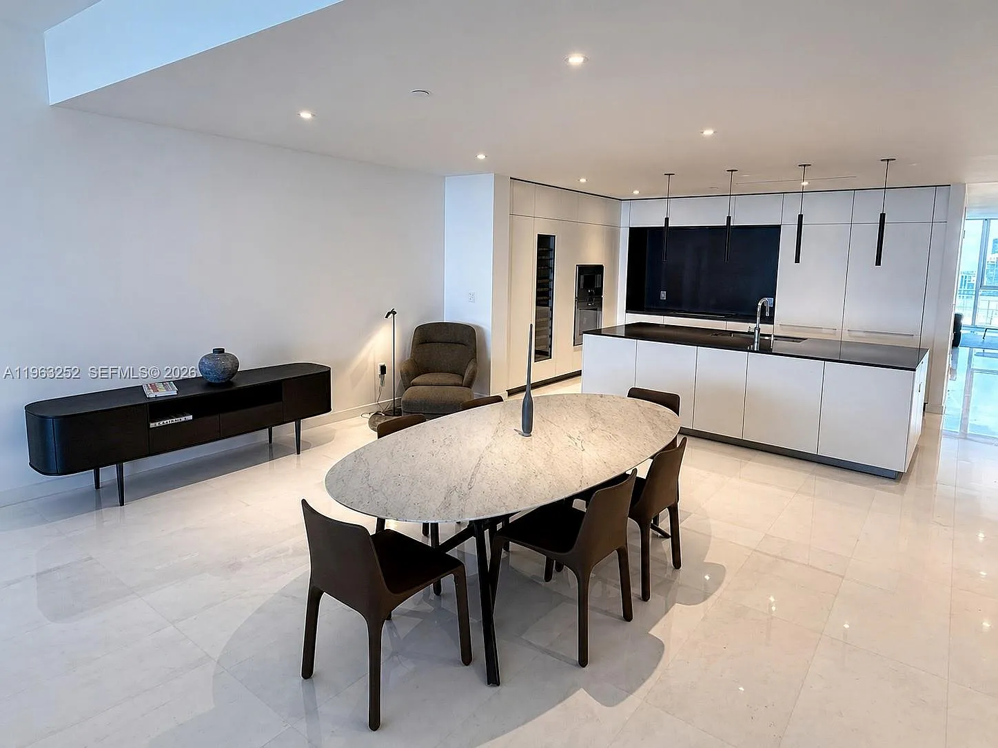 Aston Martin Residences — Photo 4