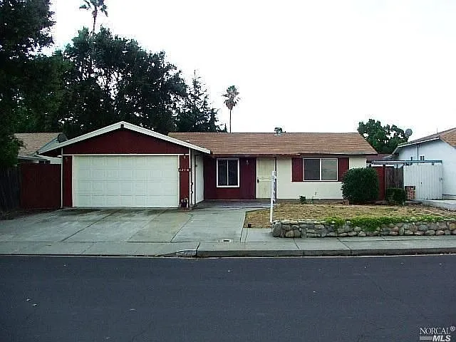 1278 Balsam Way photo 1