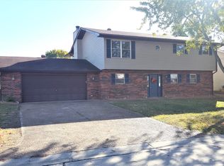 527 Whip Poor Will St, Troy, IL 62294