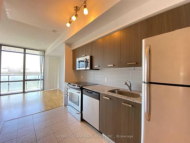 832 Bay St #1601 — Photo 31