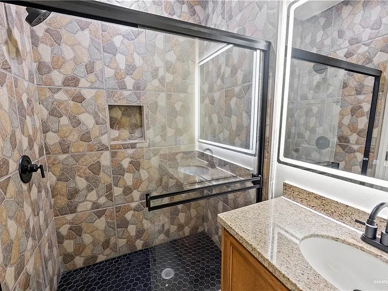 1408 E Karen St #B — Photo 8