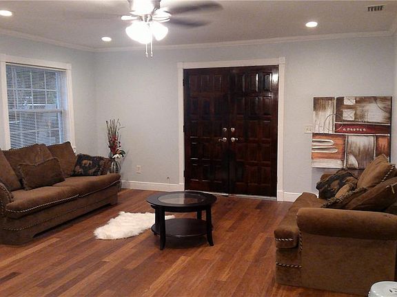 4th image of 1308 E Waters Ave