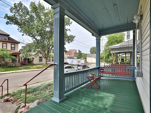 3rd image of 30 W Norwich Ave