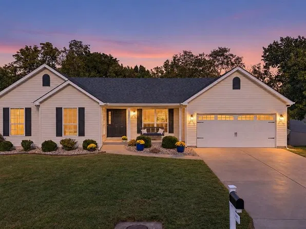 2707 Post Meadows Dr, O'Fallon, MO 63368