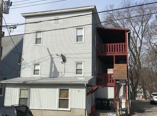 9 7th St APT D, Derby, CT 06418