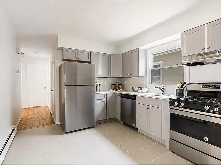 28 Pierce Ave #2 — Photo 7