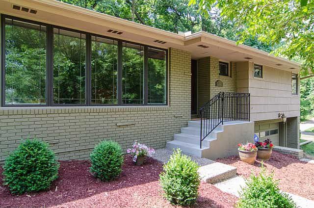 Front-17019 The Strand