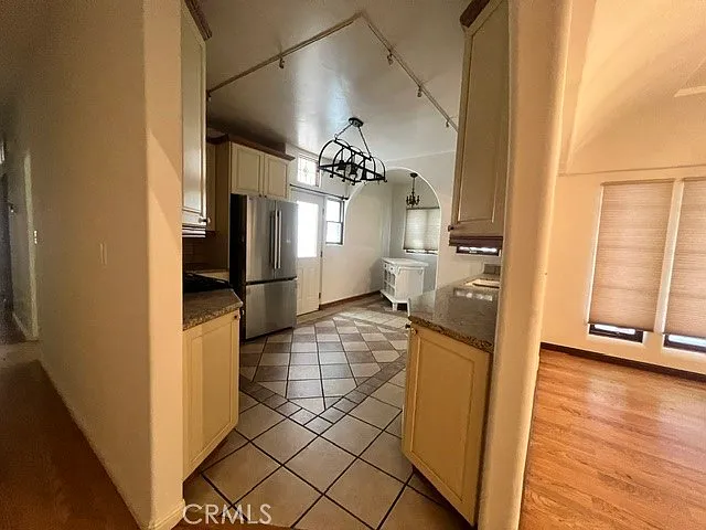 3220 E 2nd St #B — Photo 6