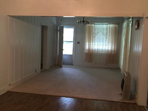 3rd image of 1033 S Main St